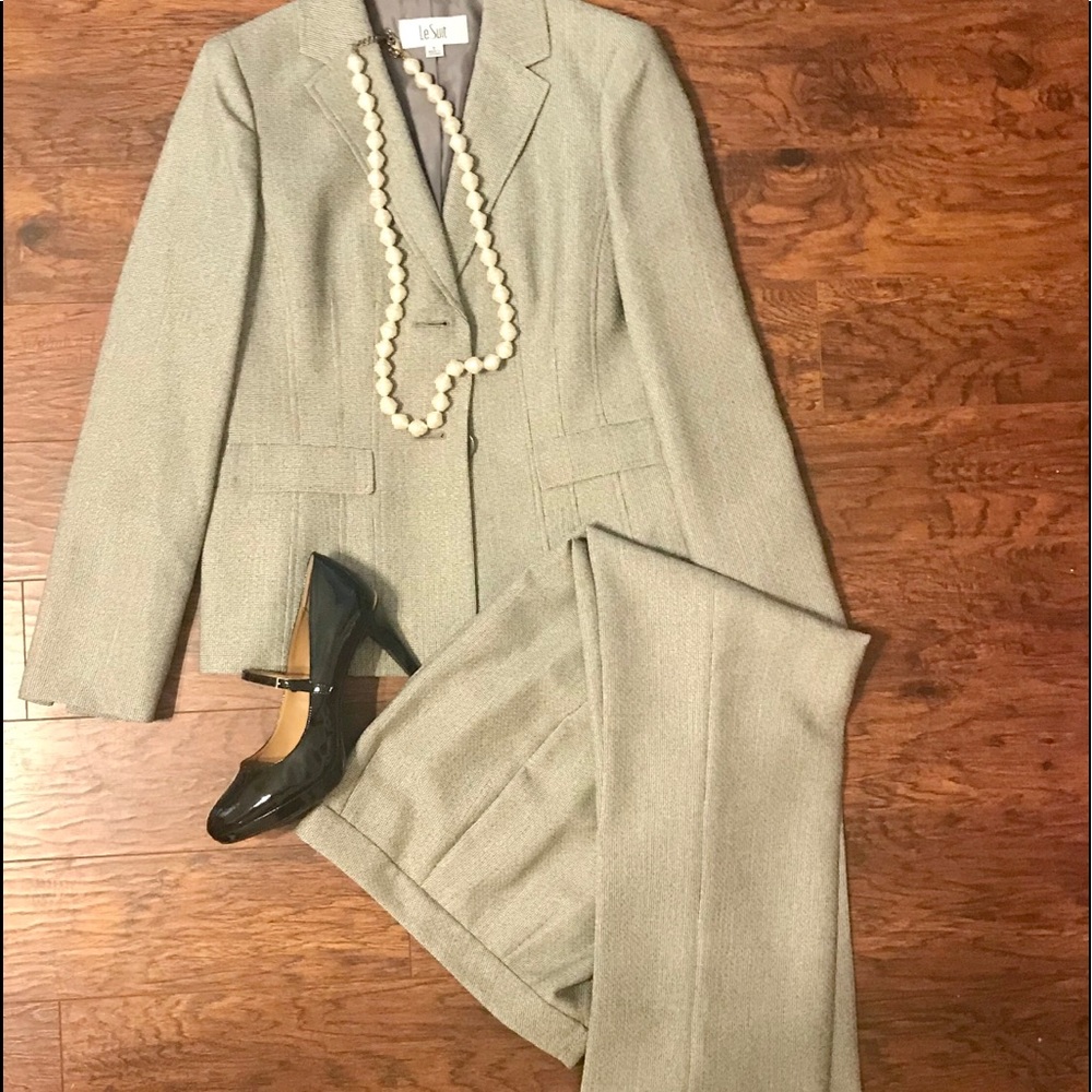 Le Suit - Never been worn! Blazer and pants.
